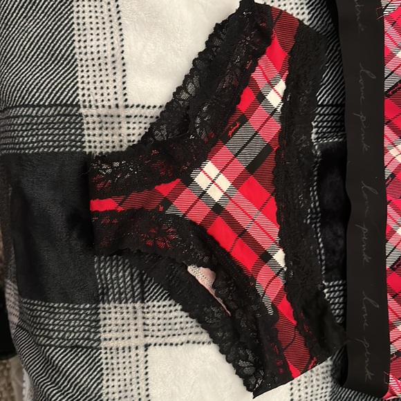 Victoria’s Secret PINK lightly lined wireless bra set red/black Christmas plaid - Picture 3 of 8